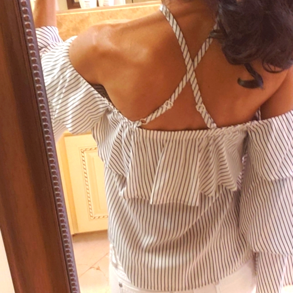 Express flouncy striped cold-shoulder blouse, XS - Picture 9 of 16